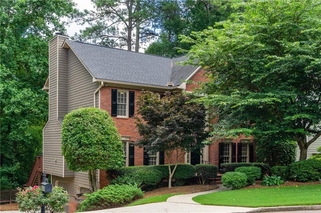 4 bedroom, 2,546 sq ft single family residence sold at 11735 Dunhill Place Drive, Johns Creek, GA 30005