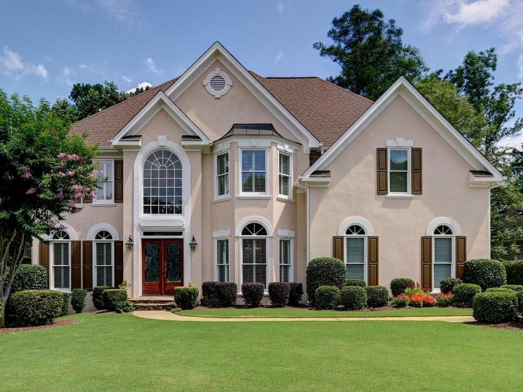 6 bedroom, 4,833 sq ft single family residence sold at 4589 Kettering Drive, Roswell, GA 30075