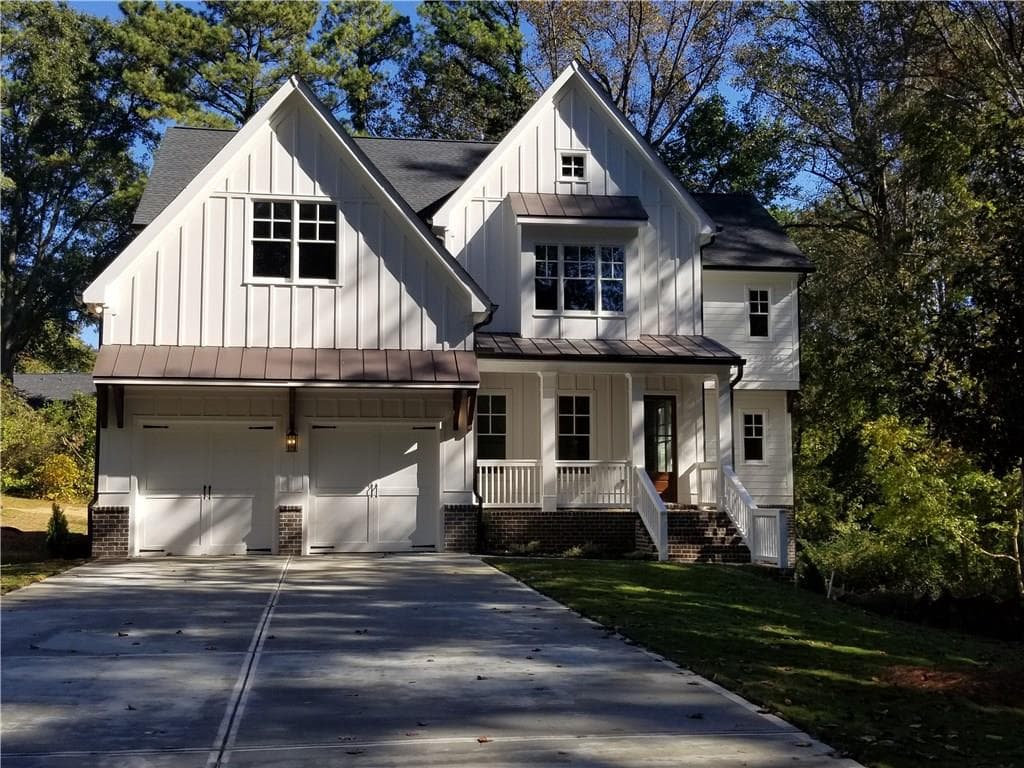 5 bedroom, 3,600 sq ft single family residence sold at 1272 Kingsview Circle, Smyrna, GA 30080