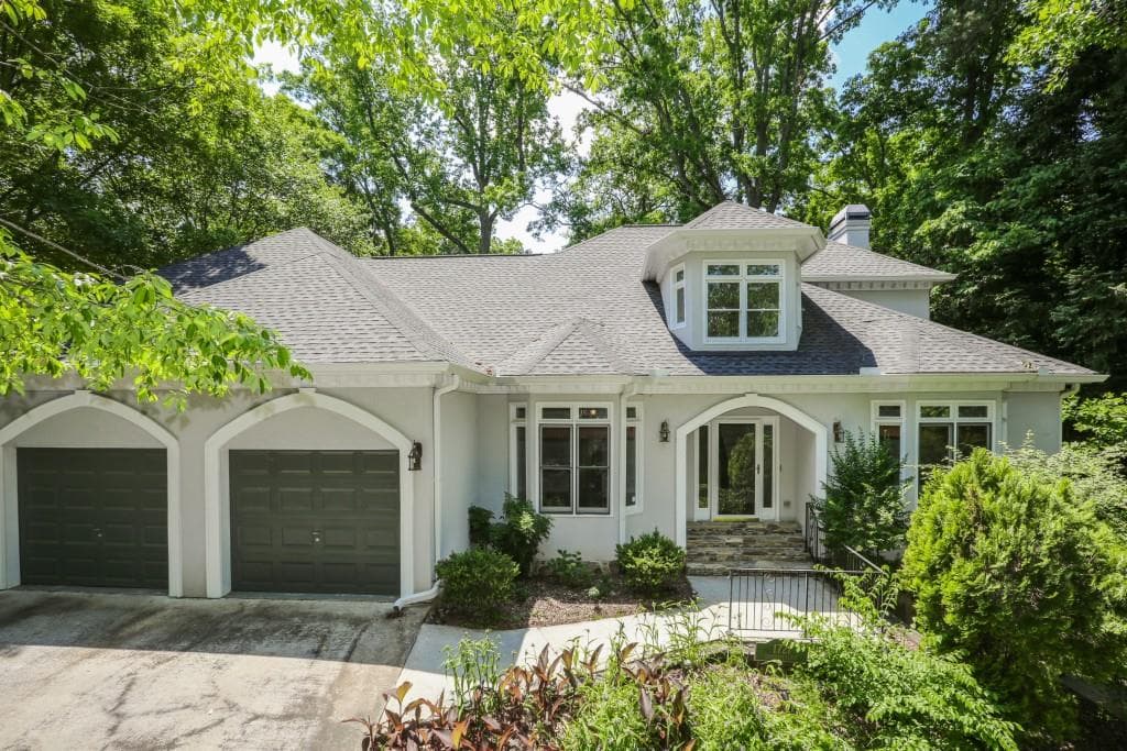 4 bedroom, 4,290 sq ft single family residence sold at 1721 Coventry Place, Decatur, GA 30030