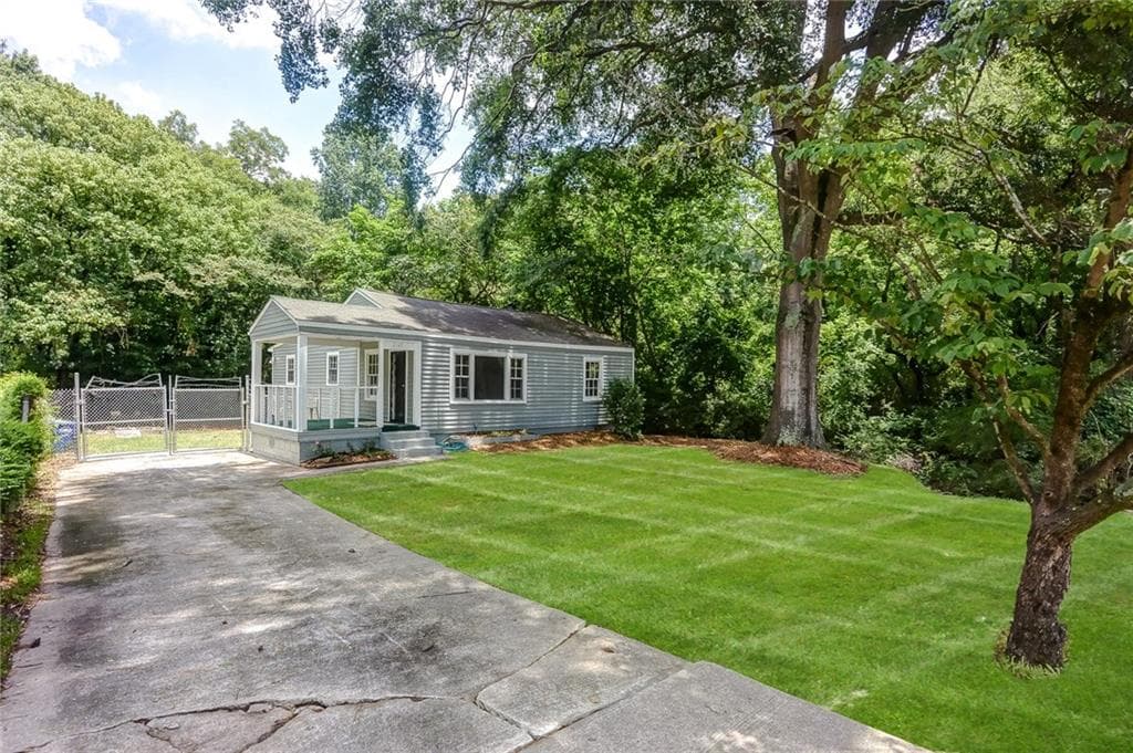3 bedroom, 1,110 sq ft single family residence sold at 2147 Baker Road, Atlanta, GA 30318