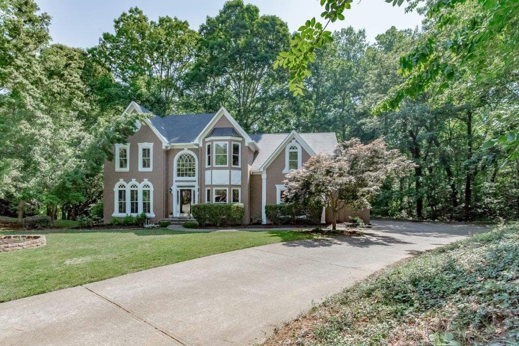 5 bedroom, 3,630 sq ft single family residence sold at 1704 Amberwood Pointe, Woodstock, GA 30189