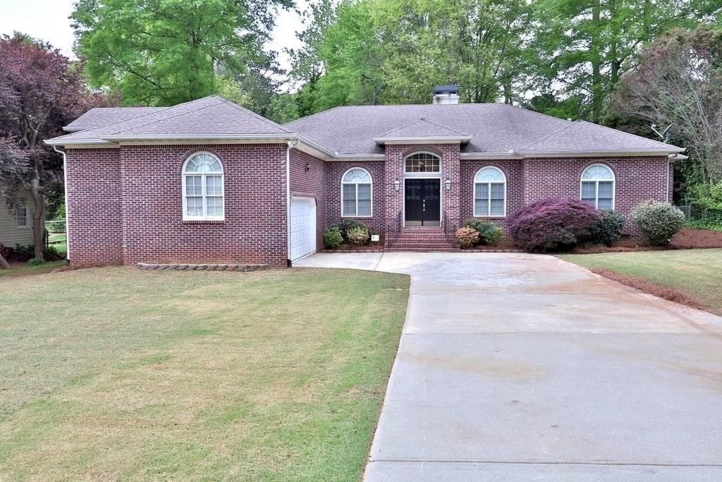 3 bedroom, 2,683 sq ft single family residence sold at 145 Jade Cove Circle, Roswell, GA 30075