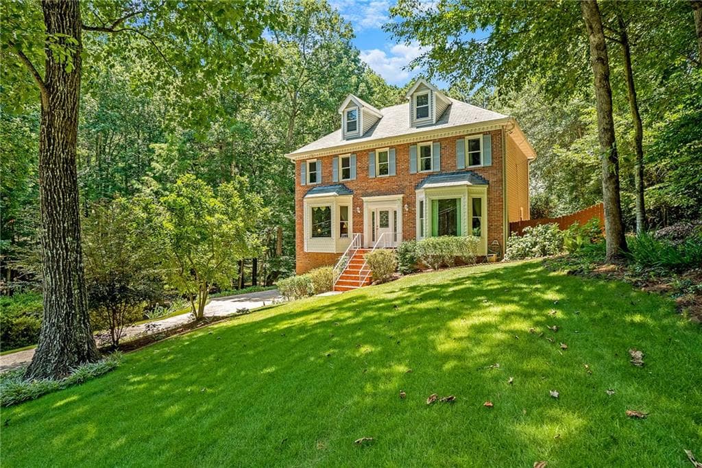 3 bedroom, 2,095 sq ft single family residence sold at 202 Nacoochee Drive, Woodstock, GA 30188