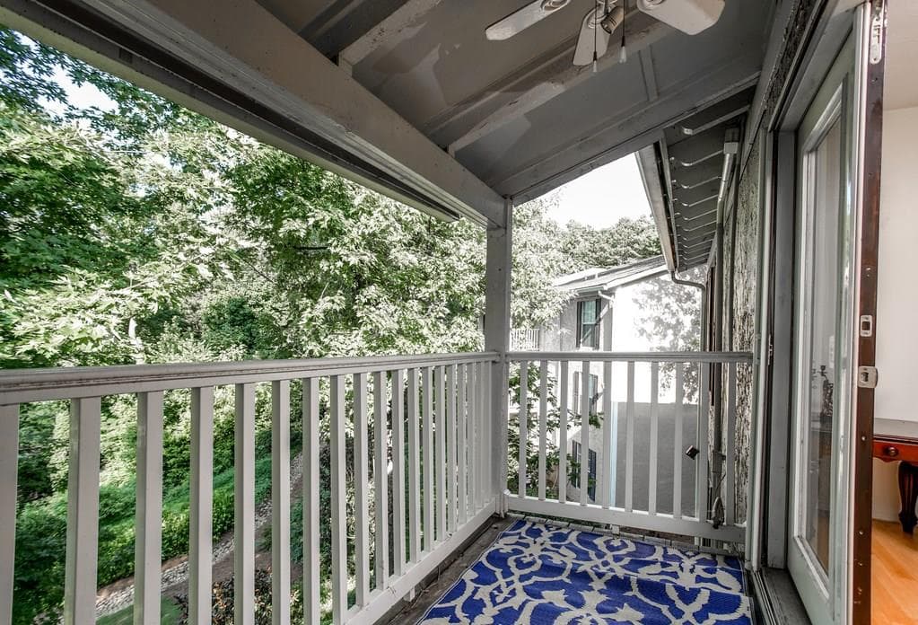2 bedroom, 980 sq ft condominium sold at 2905 Seven Pines Lane 302, Atlanta, GA 30339
