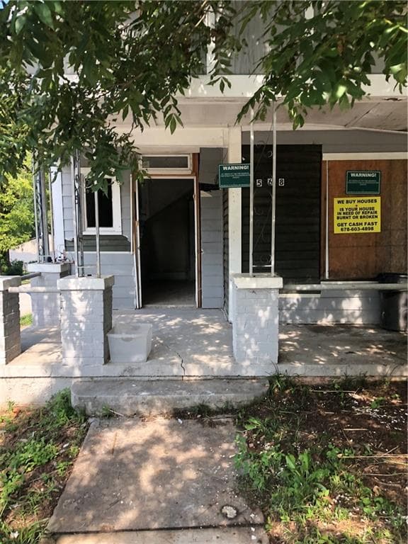 3 bedroom, 1,422 sq ft single family residence sold at 568 James P Brawley Drive, Atlanta, GA 30318