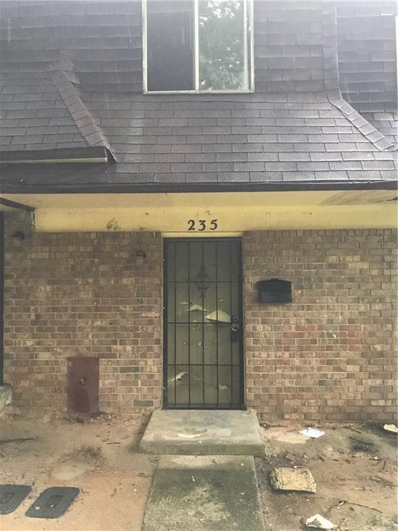 3 bedroom, 1,134 sq ft condominium sold at 235 Peyton Place, Atlanta, GA 30311