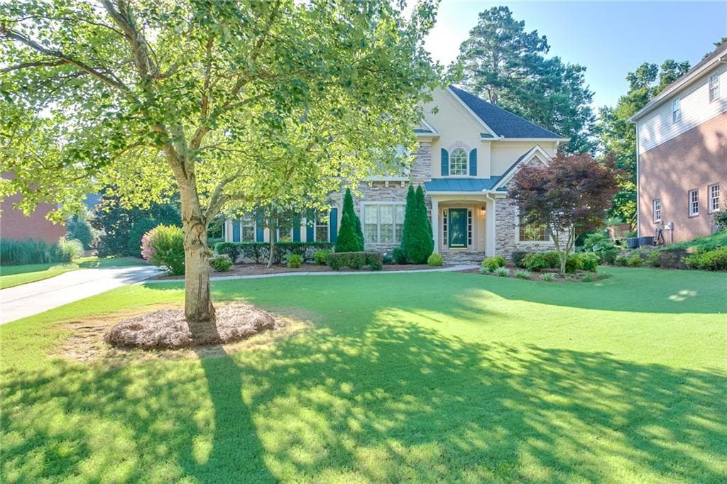 4 bedroom, 3,730 sq ft single family residence sold at 170 Chickering Lake Drive, Roswell, GA 30075