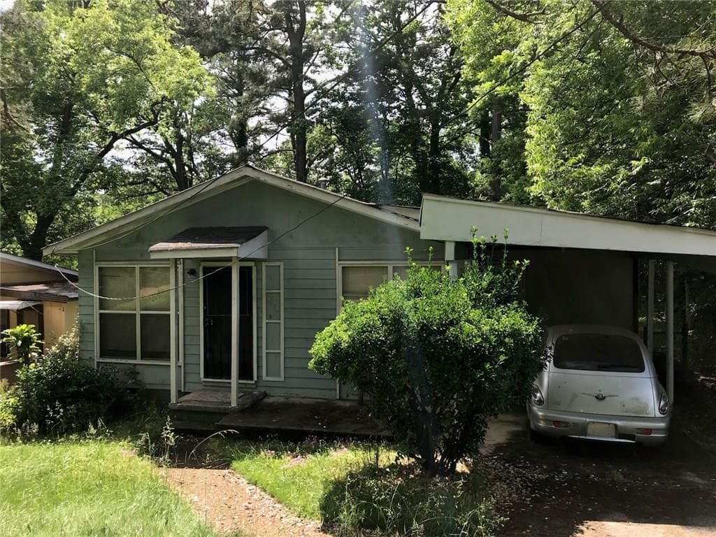 3 bedroom, 891 sq ft single family residence sold at 1993 Akron Drive, Atlanta, GA 30315