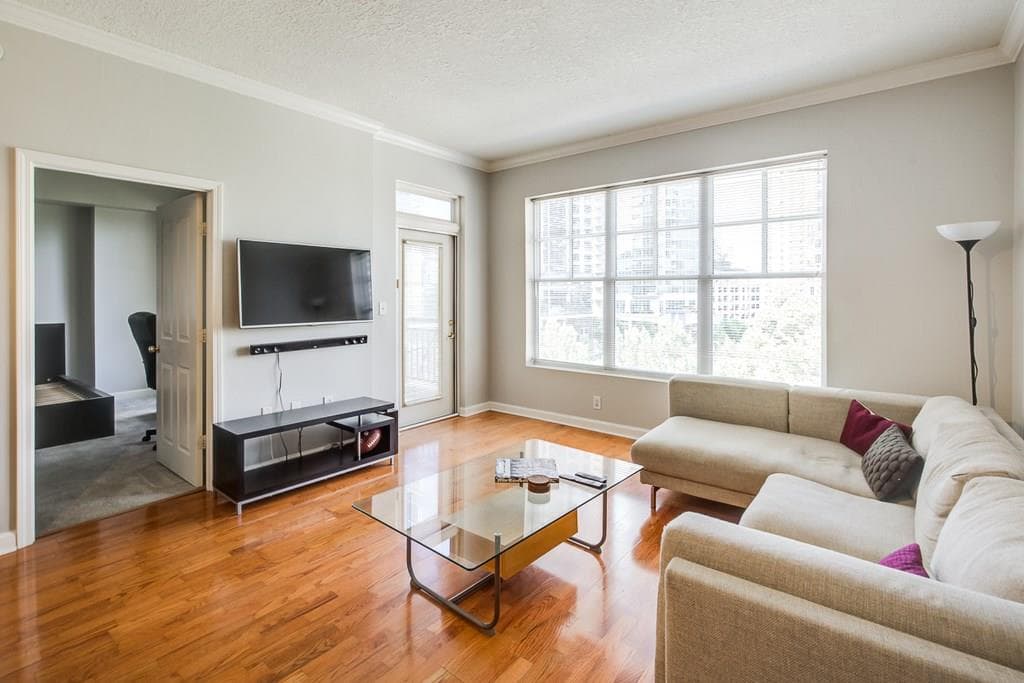 2 bedroom, 1,158 sq ft condominium sold at 1101 Juniper Street 619, Atlanta, GA 30309