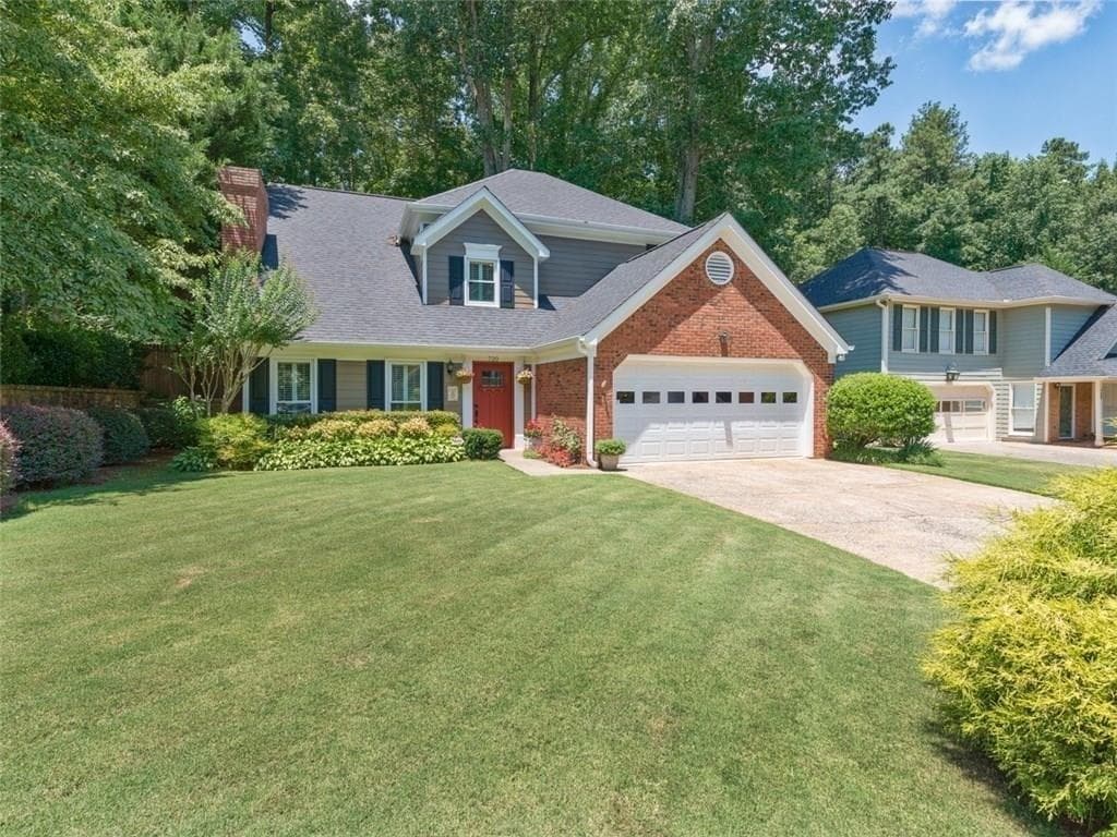 3 bedroom, 1,939 sq ft single family residence sold at 730 Whitehall Way, Roswell, GA 30076