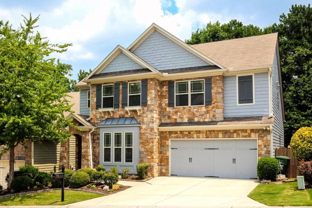 4 bedroom, 3,167 sq ft single family residence sold at 2079 Hatteras Way, Atlanta, GA 30318