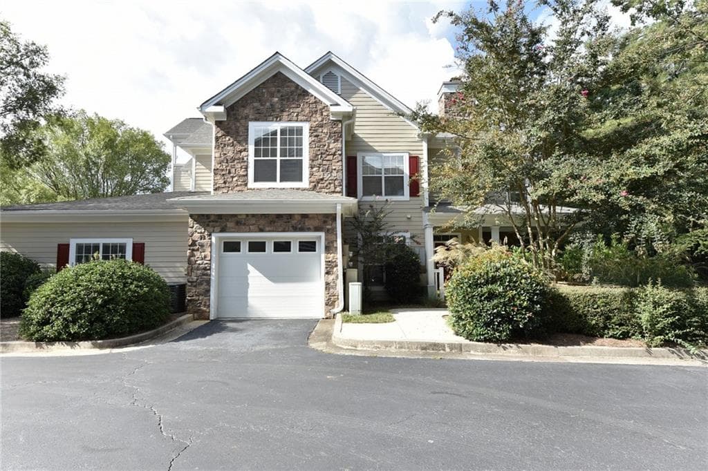 3 bedroom, 1,936 sq ft condominium sold at 511 Sandringham Drive, Alpharetta, GA 30004