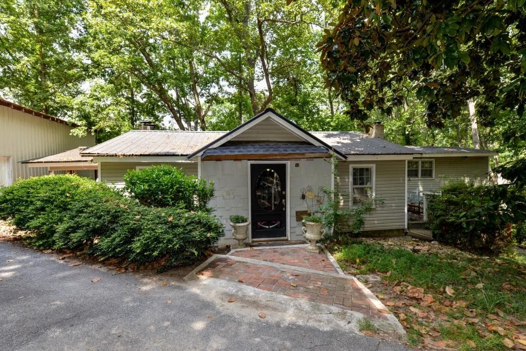5380 Jones Circle, Gainesville, GA 30504 — most recent listing photo