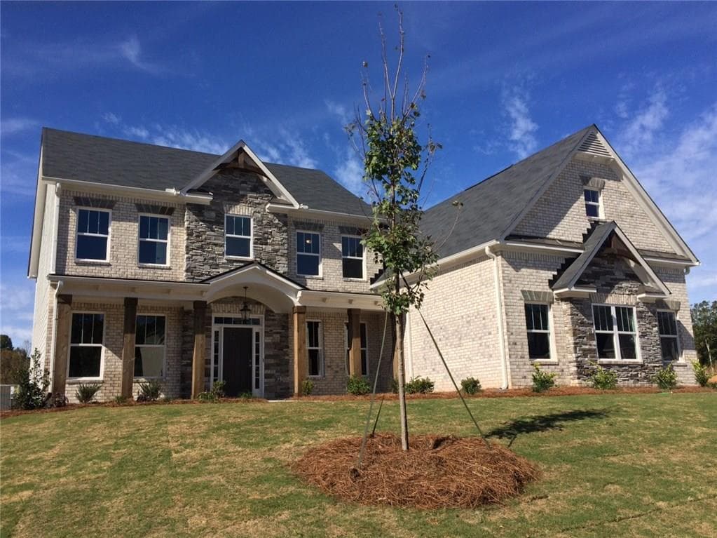 5 bedroom, 3,700 sq ft single family residence sold at 6920 Canyon Creek Way, Cumming, GA 30028