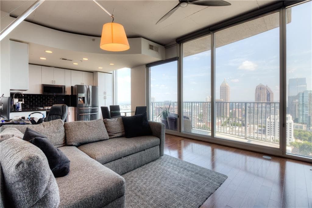 1 bedroom, 792 sq ft condominium sold at 860 PEACHTREE Street 2707, Atlanta, GA 30308