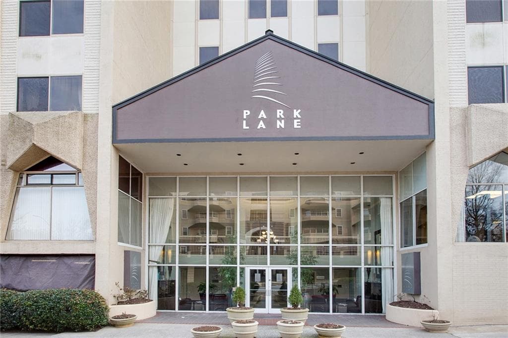 1 bedroom, 837 sq ft condominium sold at 2479 Peachtree Road 1004, Atlanta, GA 30305