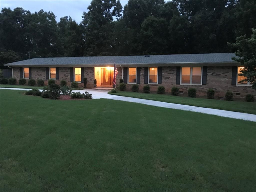 4 bedroom, 2,474 sq ft single family residence sold at 1341 NW Clearview Drive, Acworth, GA 30102
