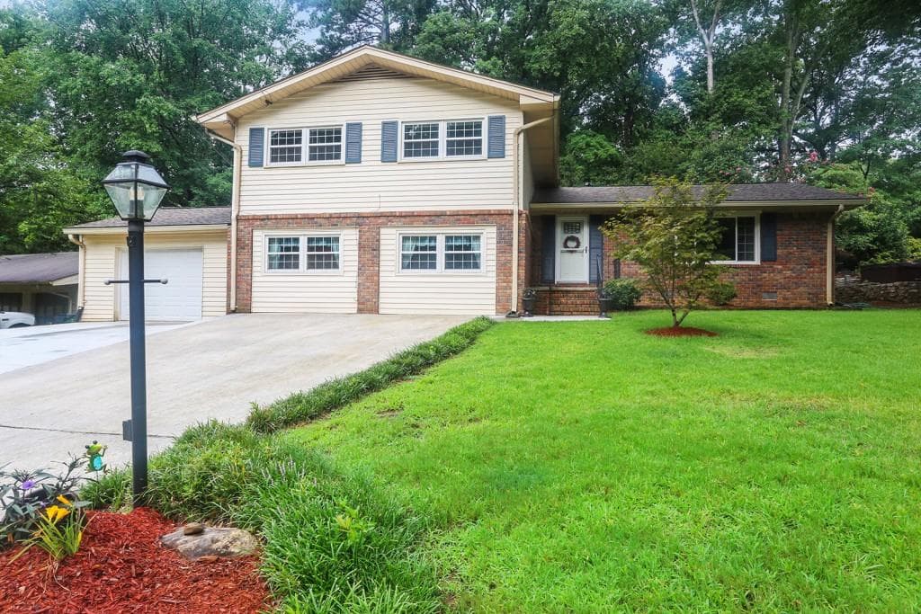 5 bedroom, 2,650 sq ft single family residence sold at 4024 Admiral Drive, Chamblee, GA 30341