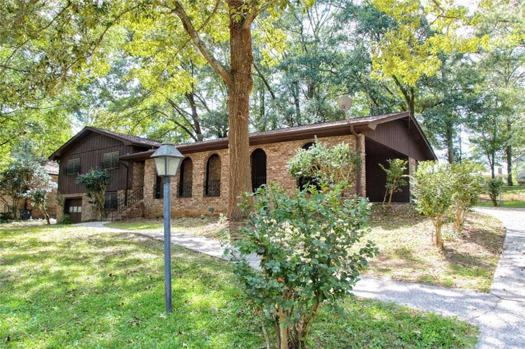 3 bedroom, 1,736 sq ft single family residence sold at 667 Kingswood Court, Lithia Springs, GA 30122