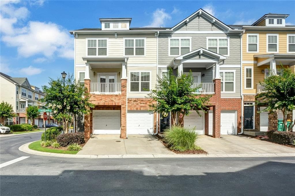 3 bedroom, 2,390 sq ft townhouse sold at 14000 Portside Bend, Alpharetta, GA 30004