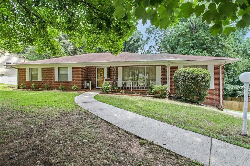 4 bedroom, 1,918 sq ft single family residence sold at 374 PEYTON Road, Atlanta, GA 30311