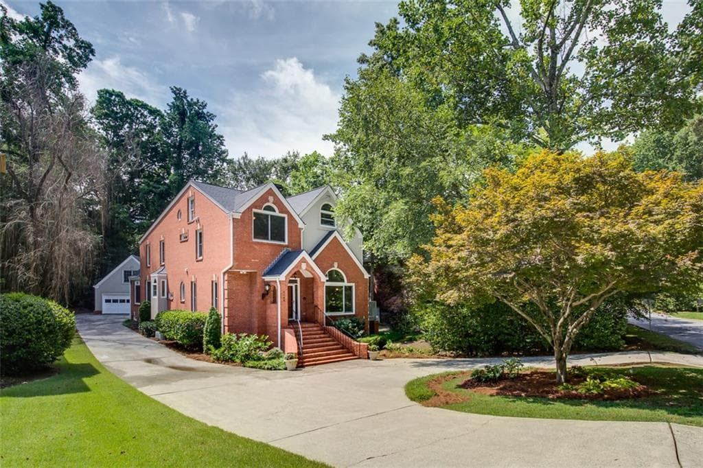 5 bedroom, 4,270 sq ft single family residence sold at 1145 Goodwin Road, Atlanta, GA 30324