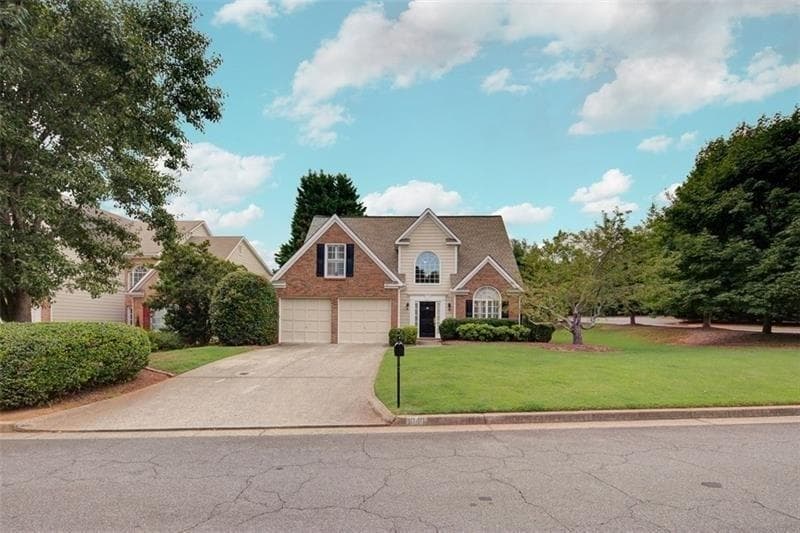 3 bedroom, 2,251 sq ft single family residence sold at 1040 Bradford Drive, Roswell, GA 30076