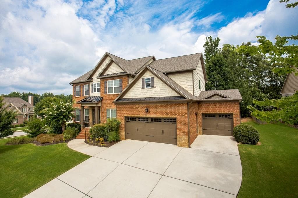 5 bedroom, 2,760 sq ft single family residence sold at 5303 Birchland Court, Buford, GA 30518
