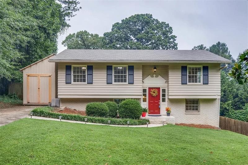 4 bedroom, 1,989 sq ft single family residence sold at 2075 Nancy Circle, Smyrna, GA 30080