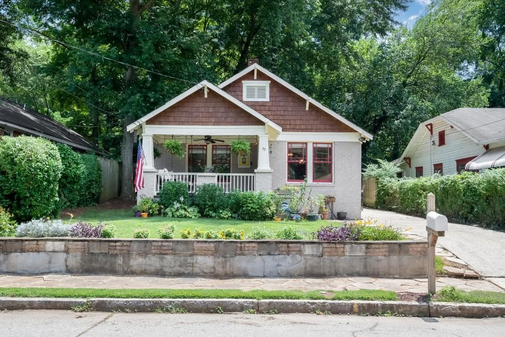 3 bedroom, 1,450 sq ft single family residence sold at 79 Lakeview Drive, Atlanta, GA 30317