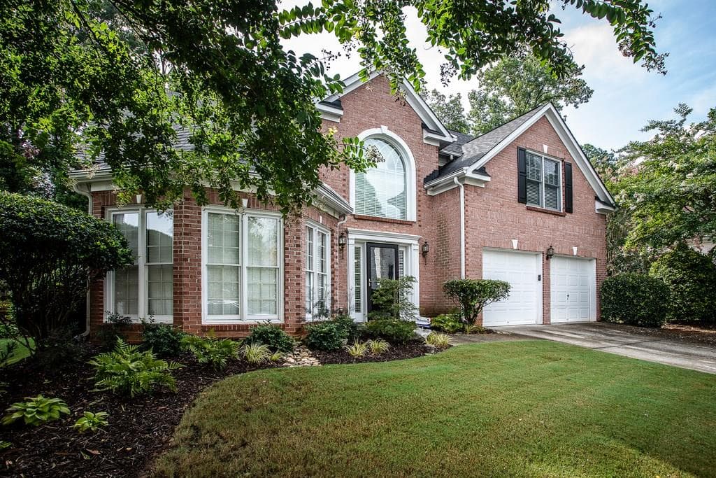 4 bedroom, 2,858 sq ft single family residence sold at 3313 Hidden Trail Road, Smyrna, GA 30082