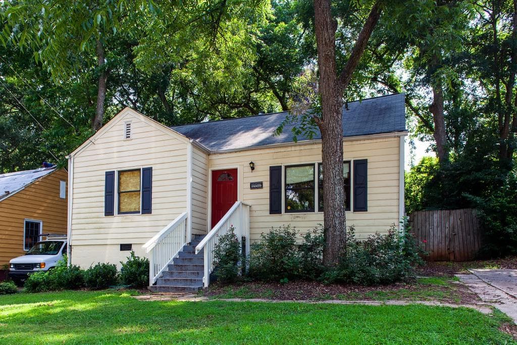 2 bedroom, 952 sq ft single family residence sold at 250 Norwood Avenue, Atlanta, GA 30317