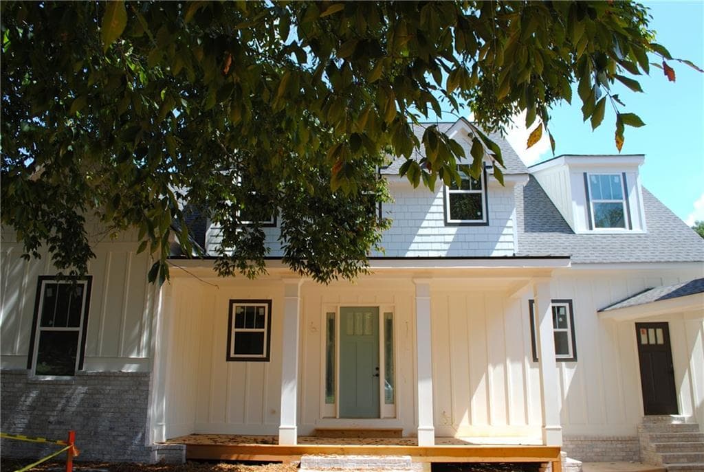 4 bedroom single family residence sold at 1285 Thomas Circle, Roswell, GA 30075