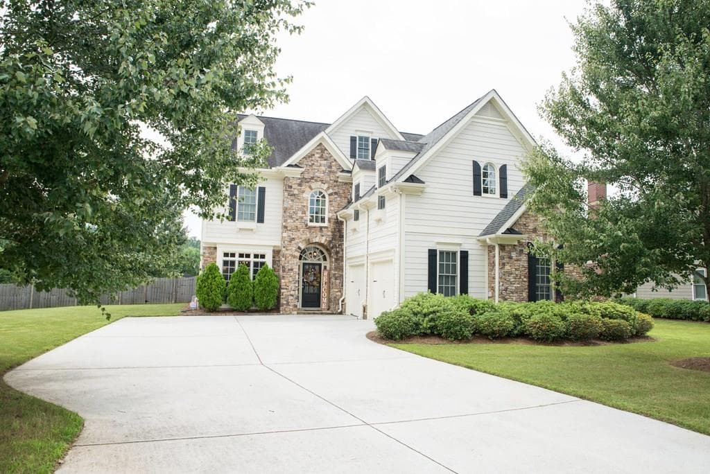 5 bedroom, 3,138 sq ft single family residence sold at 565 LAWTON BRIDGE Road, Smyrna, GA 30082