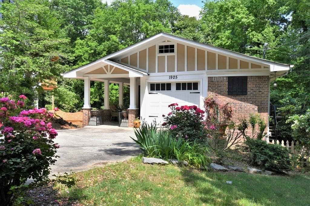 3 bedroom, 1,536 sq ft single family residence sold at 1925 Windemere Drive, Atlanta, GA 30324