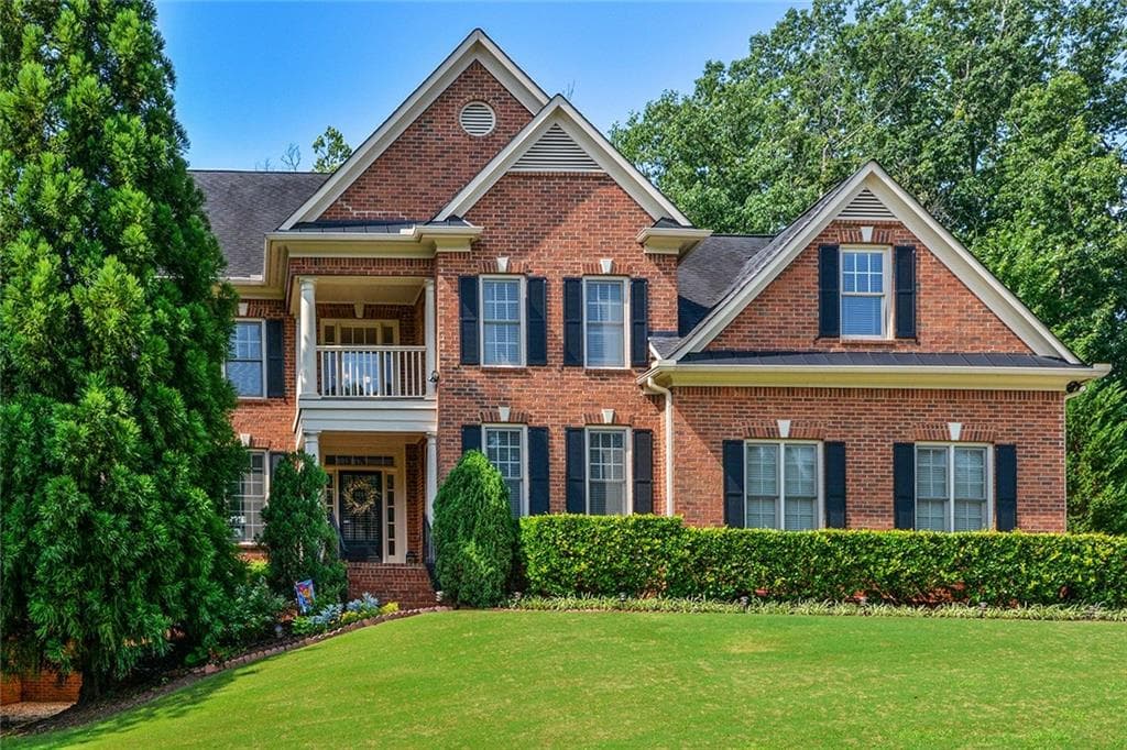 5 bedroom, 4,928 sq ft single family residence sold at 1202 Grand View Drive, Smyrna, GA 30126