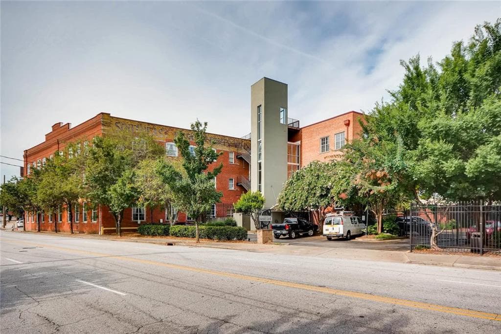 1 bedroom, 1,652 sq ft condominium sold at 490 Marietta Street 207, Atlanta, GA 30313