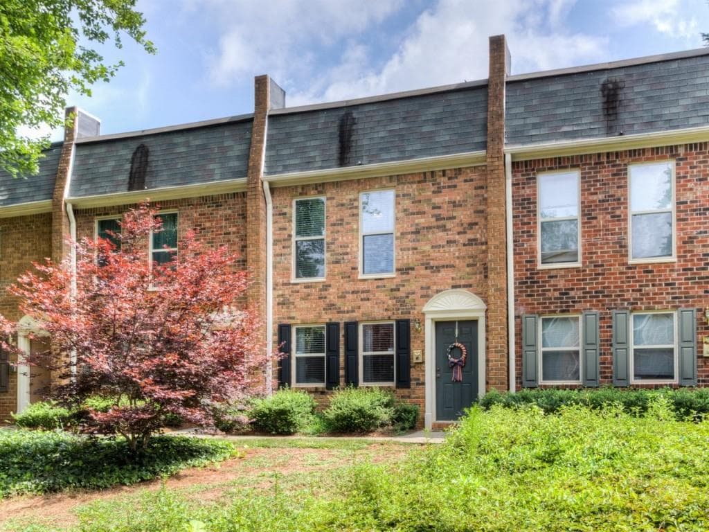 2 bedroom, 1,326 sq ft townhouse sold at 165 N River Drive B, Sandy Springs, GA 30350