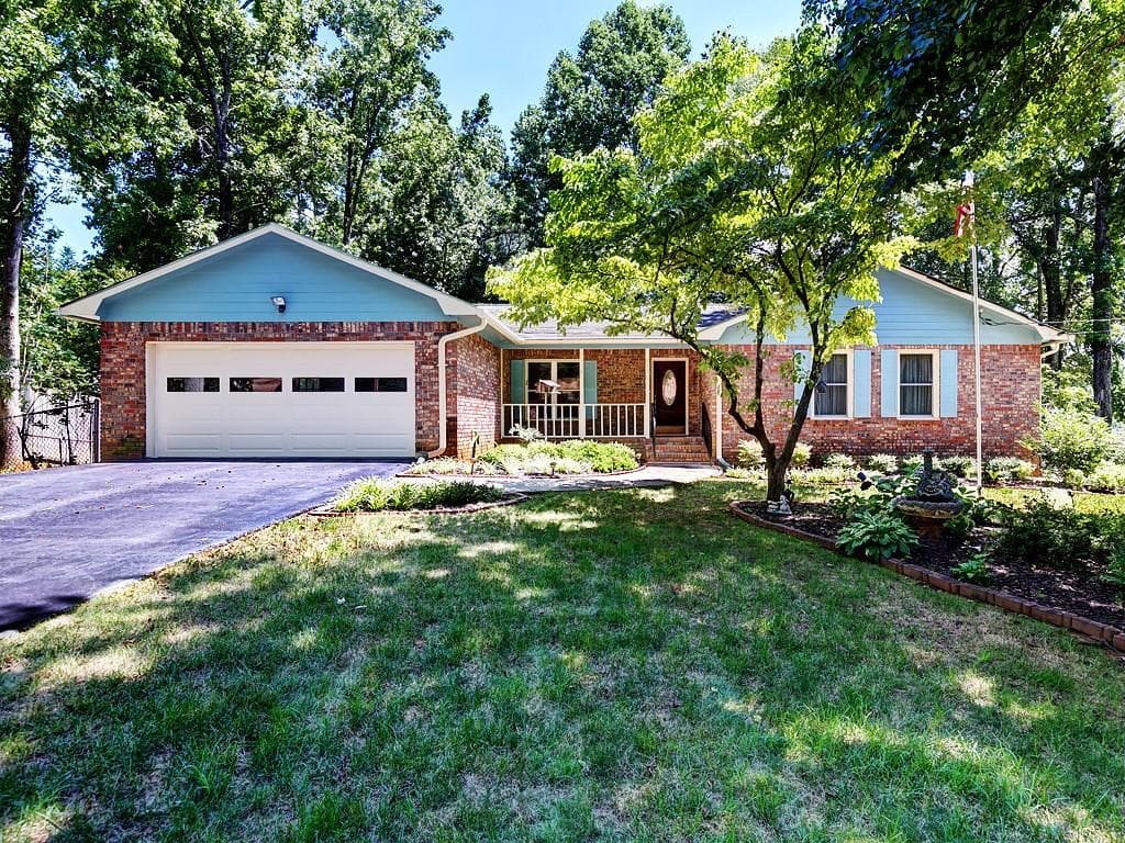 3 bedroom, 1,986 sq ft single family residence sold at 6750 Crestbrook Lane, Douglasville, GA 30134