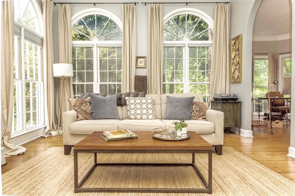 4 bedroom, 2,590 sq ft single family residence sold at 978 Laurel Springs Lane, Marietta, GA 30064