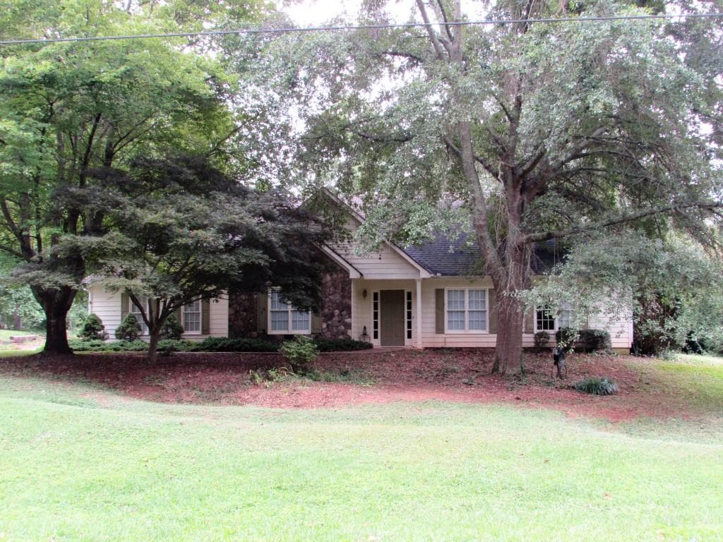 3 bedroom, 1,983 sq ft single family residence sold at 350 Della Smith Lane, Canton, GA 30115