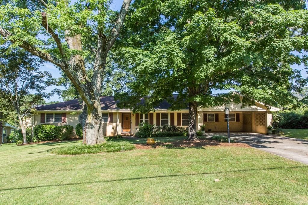 3 bedroom, 1,746 sq ft single family residence sold at 1894 Hebron Hills Drive, Tucker, GA 30084