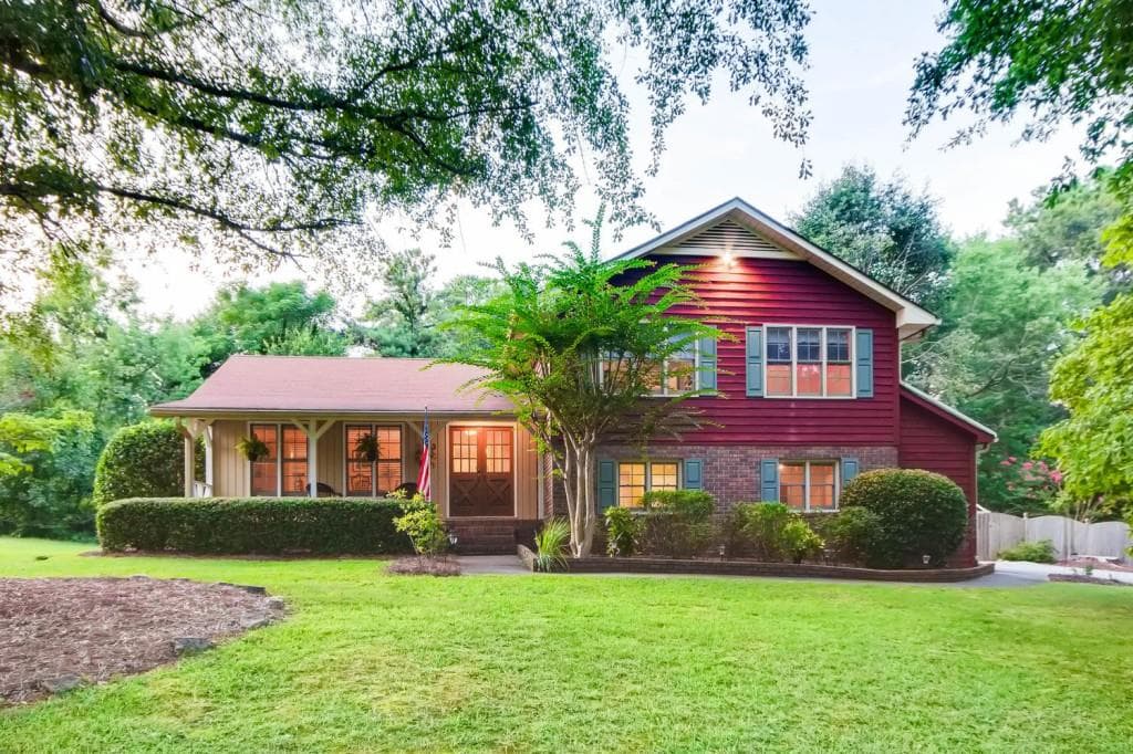 4 bedroom, 2,004 sq ft single family residence sold at 293 Plantation Circle, Smyrna, GA 30082