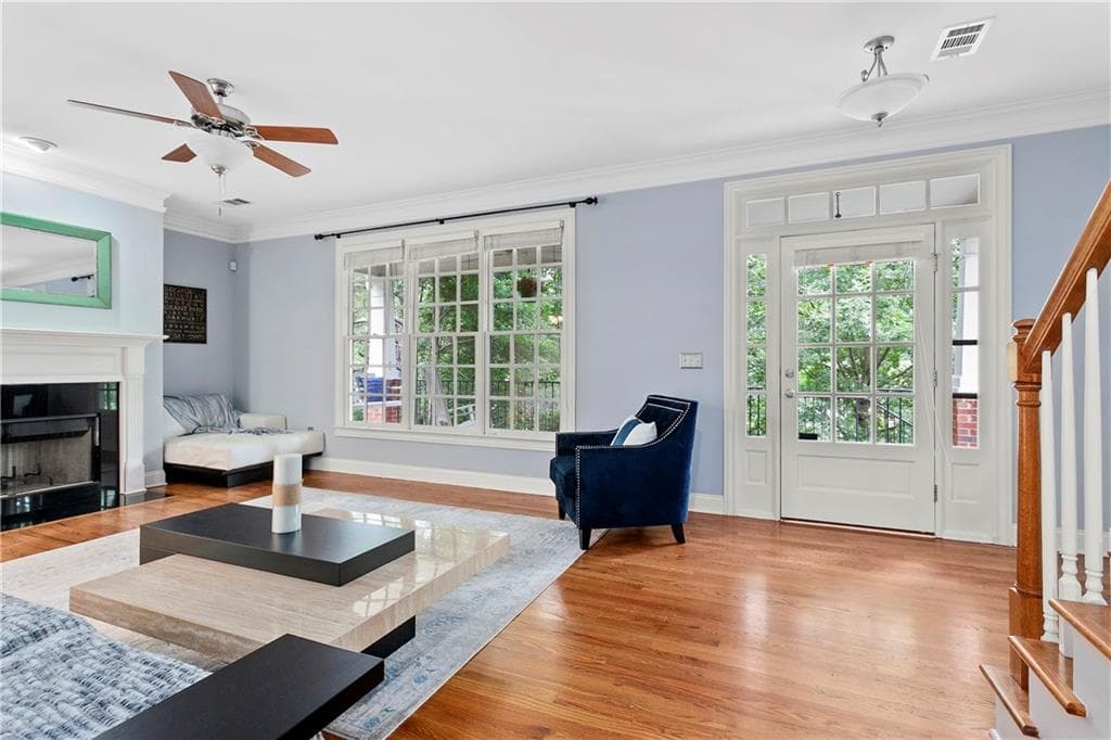 3 bedroom, 2,032 sq ft single family residence sold at 132 E Lake Terrace, Atlanta, GA 30317