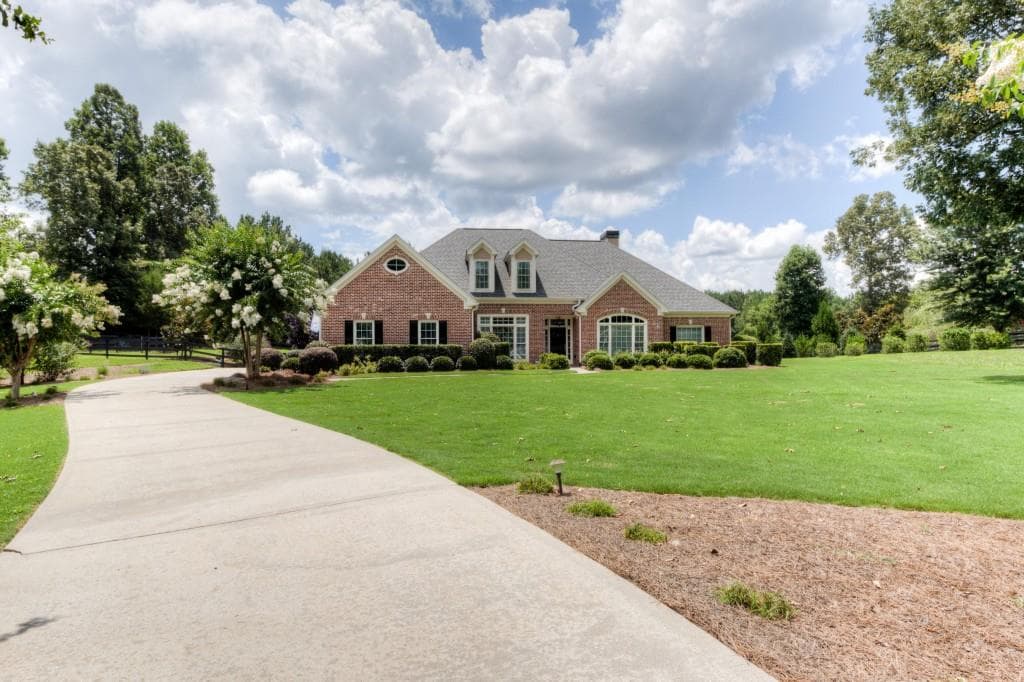 4 bedroom, 2,788 sq ft single family residence sold at 134 Savanna Estates Drive, Canton, GA 30115