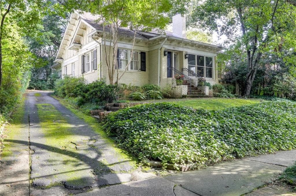 3 bedroom, 3,031 sq ft single family residence sold at 98 Huntington Road, Atlanta, GA 30309