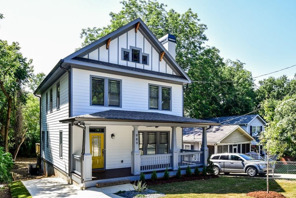 3 bedroom, 1,811 sq ft single family residence sold at 989 Farrington Avenue, Atlanta, GA 30315