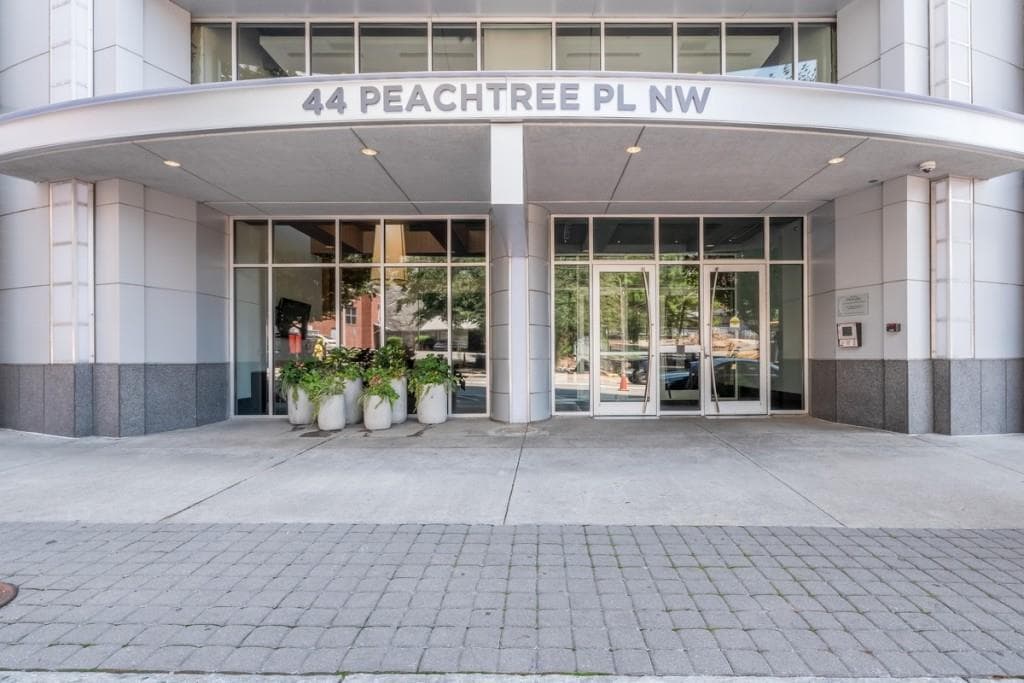 2 bedroom, 1,091 sq ft condominium sold at 44 Peachtree Place 731, Atlanta, GA 30309