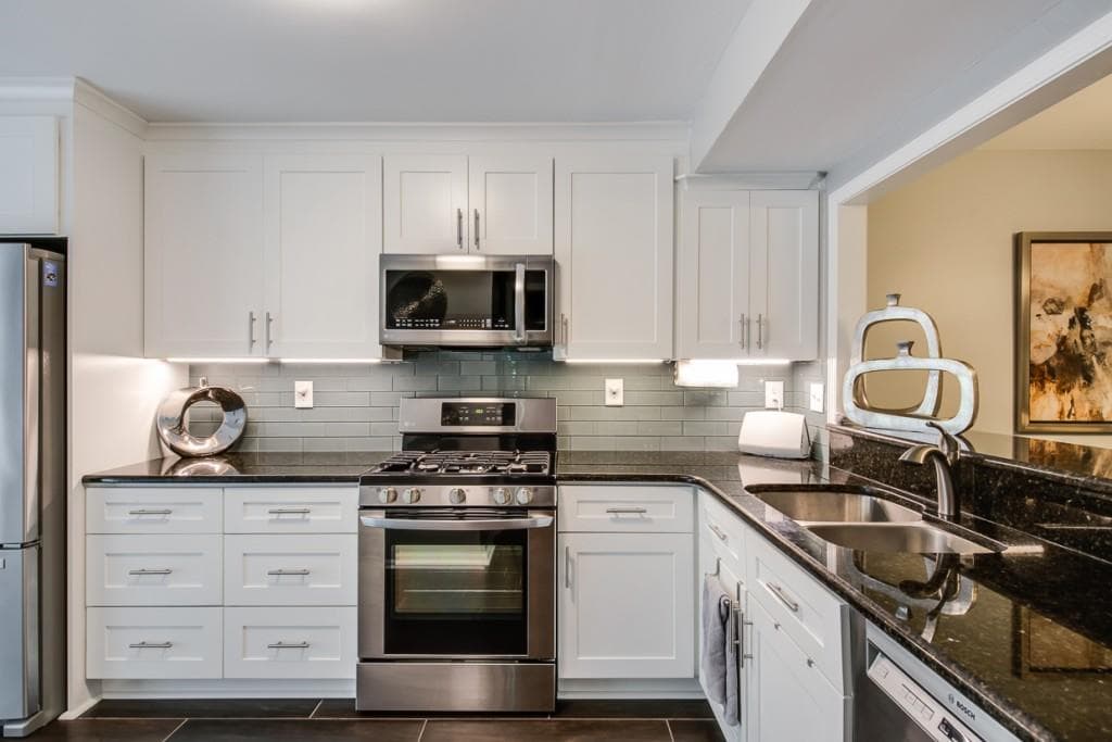 2 bedroom, 1,228 sq ft condominium sold at 2901 Lenox Road 1005, Atlanta, GA 30324